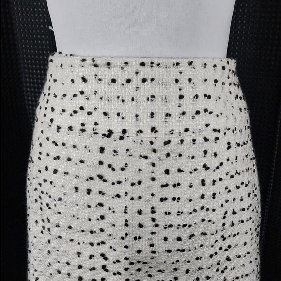 NWT@$98! CACHE! WHITE & NUBBY BLACK TWEEDY STYLE SKIRT, WIDE WAISTBAND! SZ 10 - Picture 3 of 9